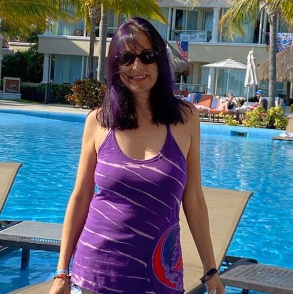 Meet your Posher, Jennifer - Picture 1 of 1